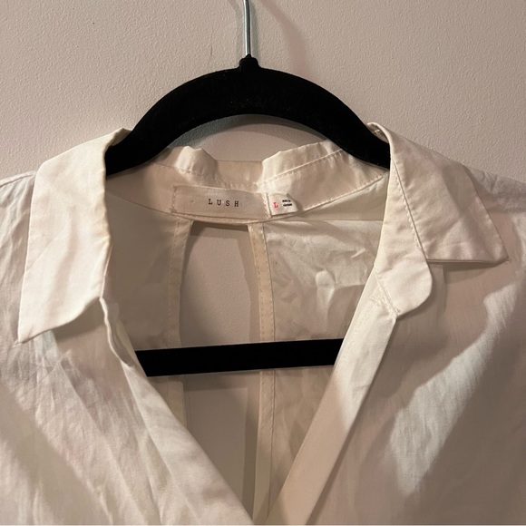 LUSH Wrap Style Blouse - Size L - Picture 4 of 5